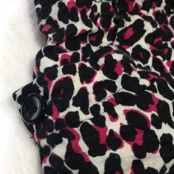 Cheetah Patterned Shorts - Picture 3 of 3